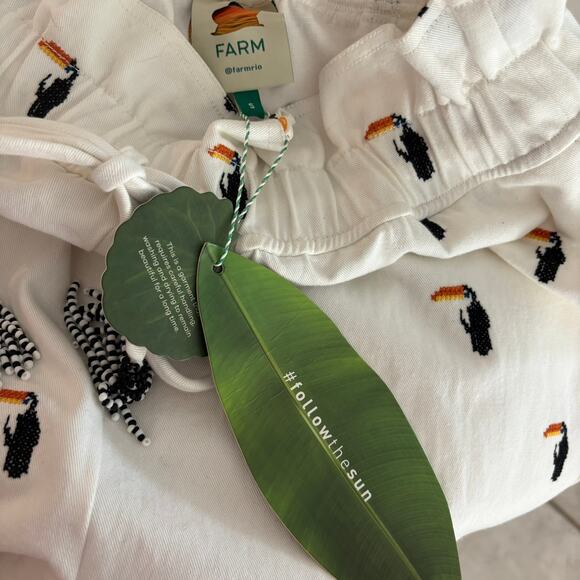 New Farm Rio Embroidered Beaded Tucano Toucan Pants White Size Small - Picture 10 of 11